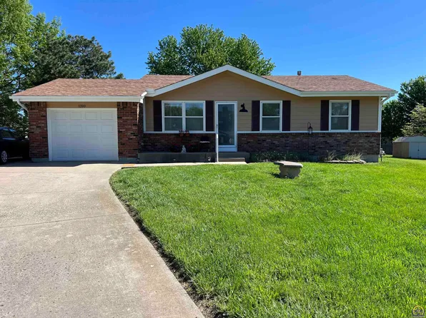1310 Tallgrass Ct, Eudora, KS 66025