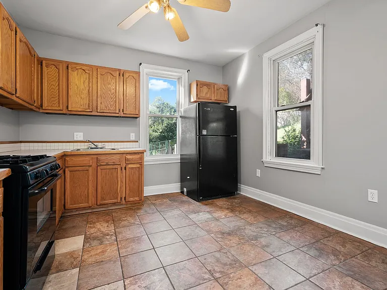 362 Republic St — Photo 16