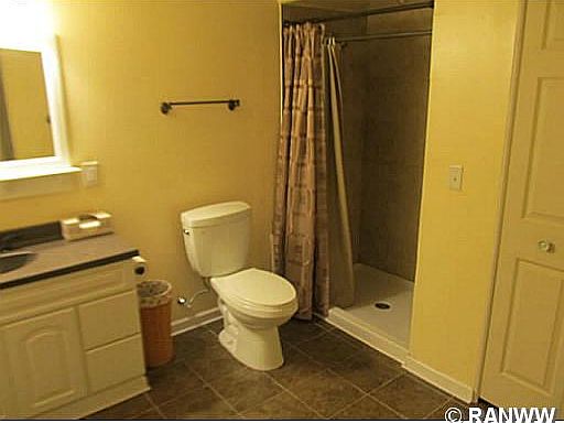 5th image of 1419 5th Ave E
