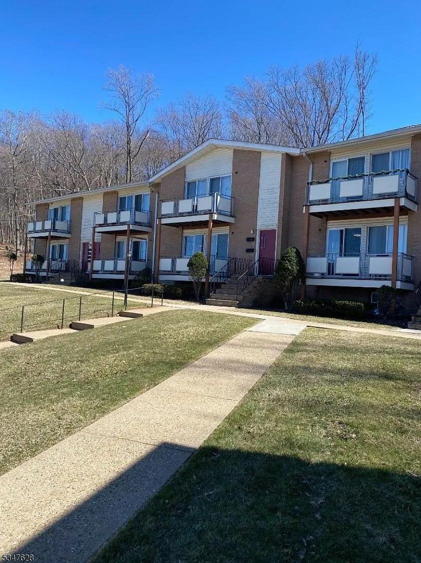 1 bed, 1.0 bath, $1,875 — Photo 2