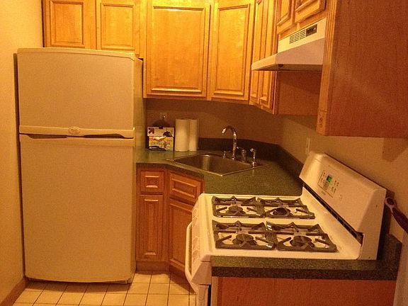 3rd image of 249 Kosciuszko St #A