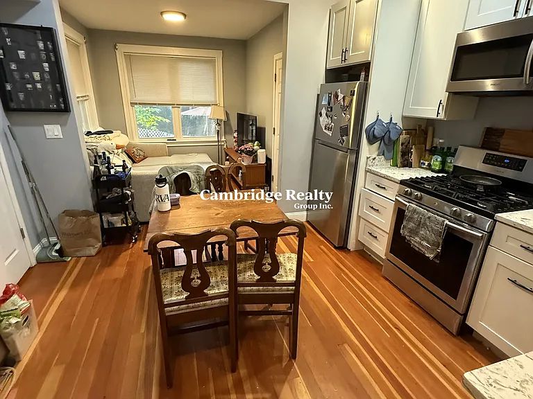 136 Oxford St #1 — Photo 2