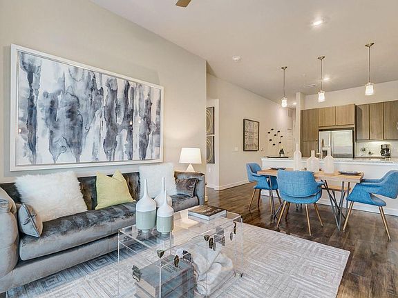 4th image of 2900 Lemmon Ave #418