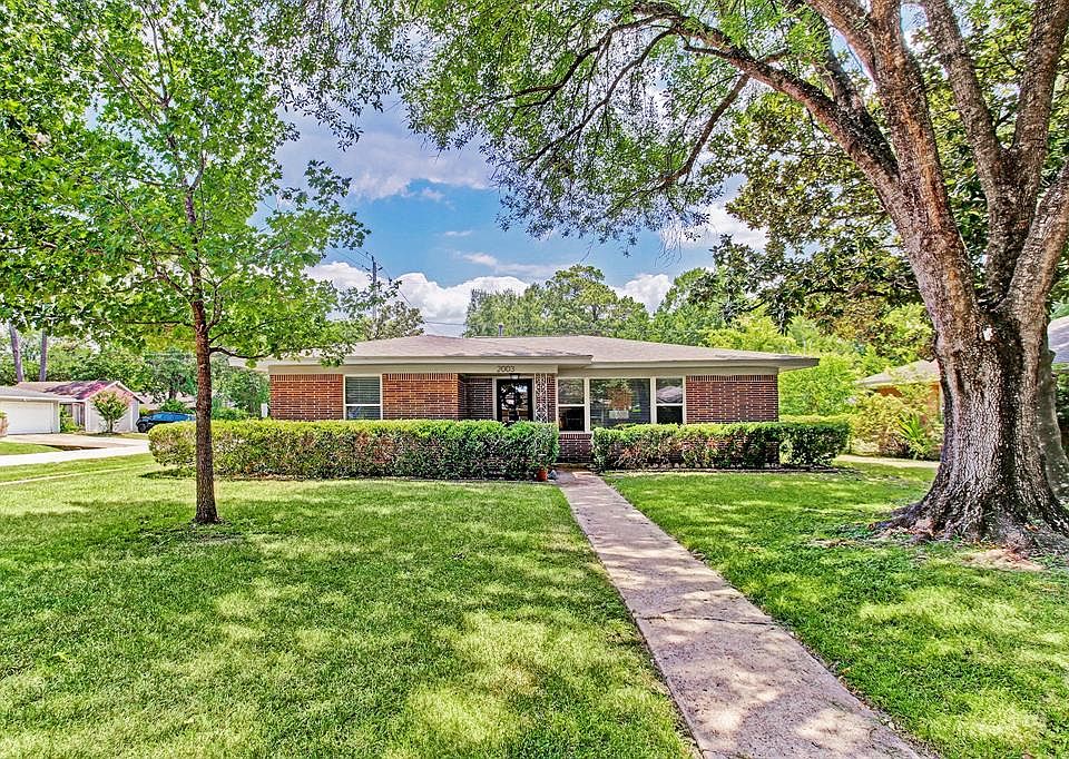 1st image of 2003 Gardenia Dr