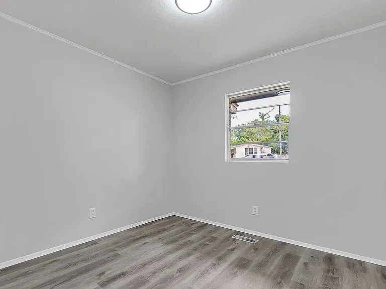 Available bedroom photo 1 of 2