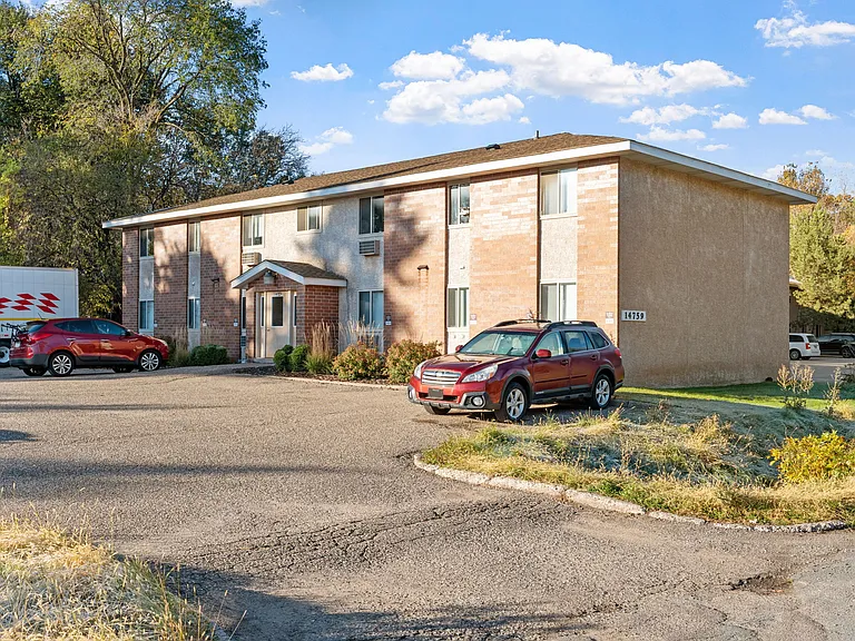 Summit Park Apartments — Photo 8