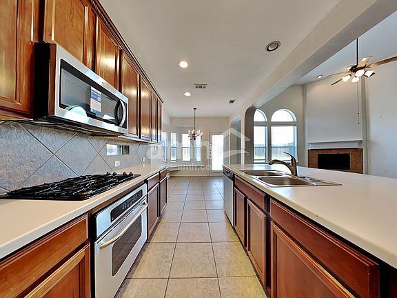4th image of 9862 Gessner Dr