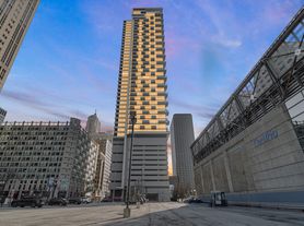 235 W Van Buren St