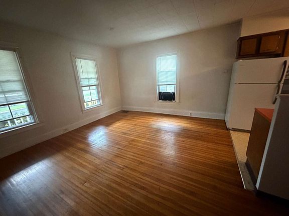 2nd image of 27 Church St APT 1