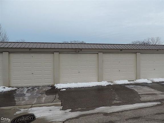 2nd image of 41031 Rose Ln