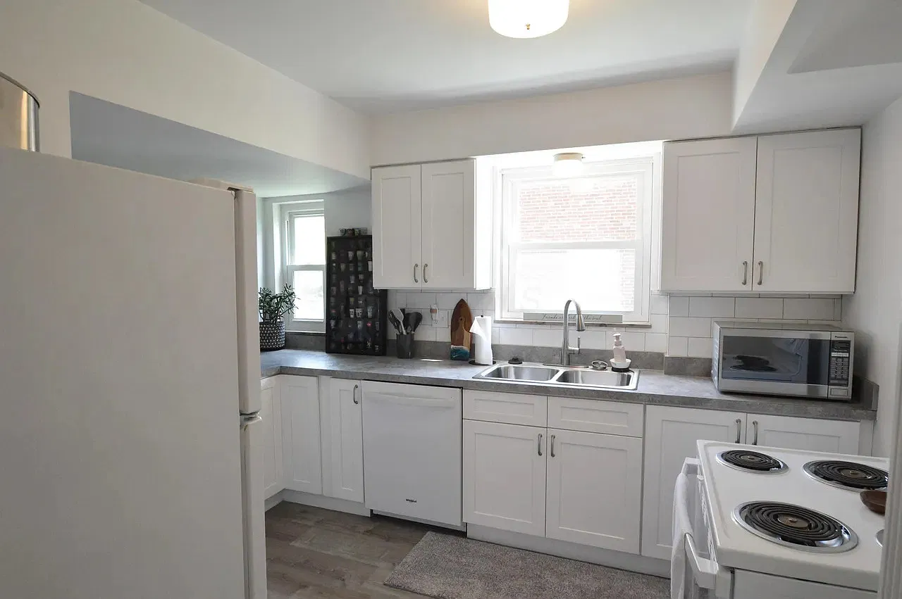 2 bed, 1200 sqft, $1,700 — Photo 2