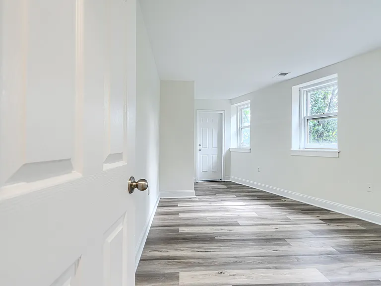 739 W Pratt St #2 — Photo 9