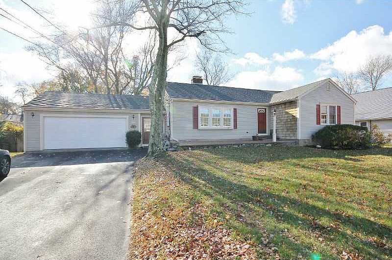 219 Lincoln Ave, Barrington, RI 02806 Zillow