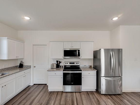 4th image of 786 Camden Dr