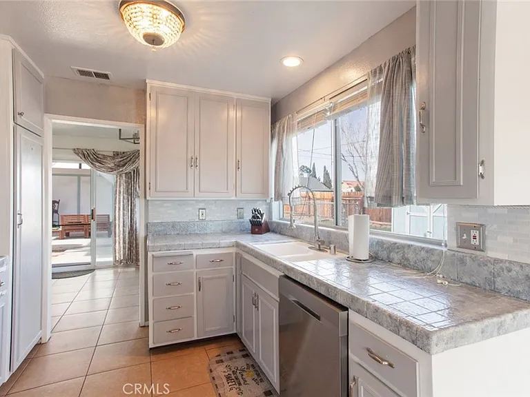 21241 Hacienda Blvd — Photo 11