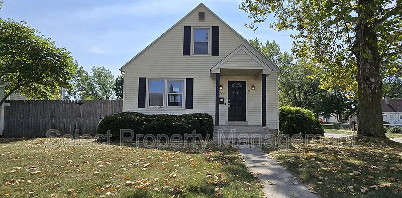 1743 Rosemont Dr photo 1