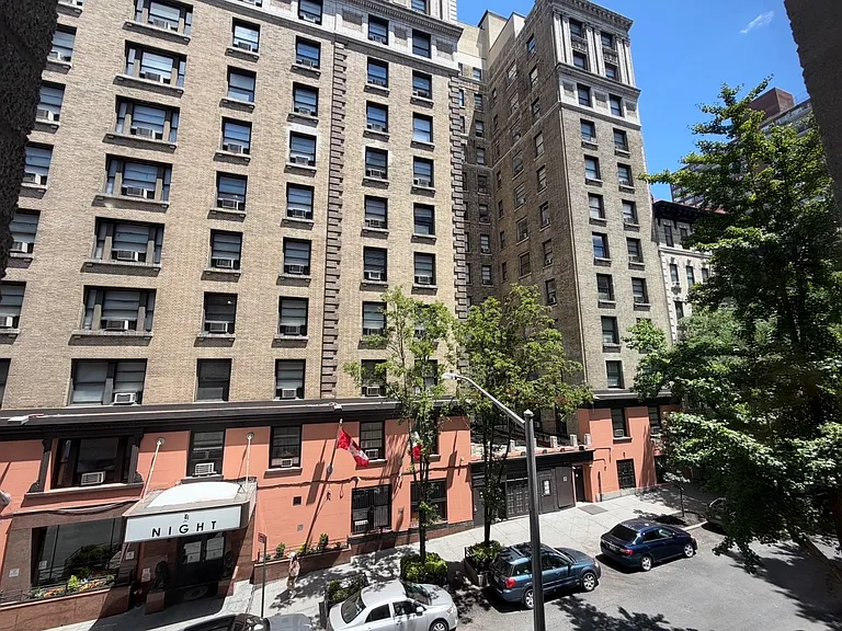 210 W 94th St #3E — Photo 15
