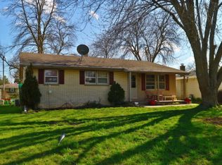 2215 Crown Point Dr, Racine, WI 53402