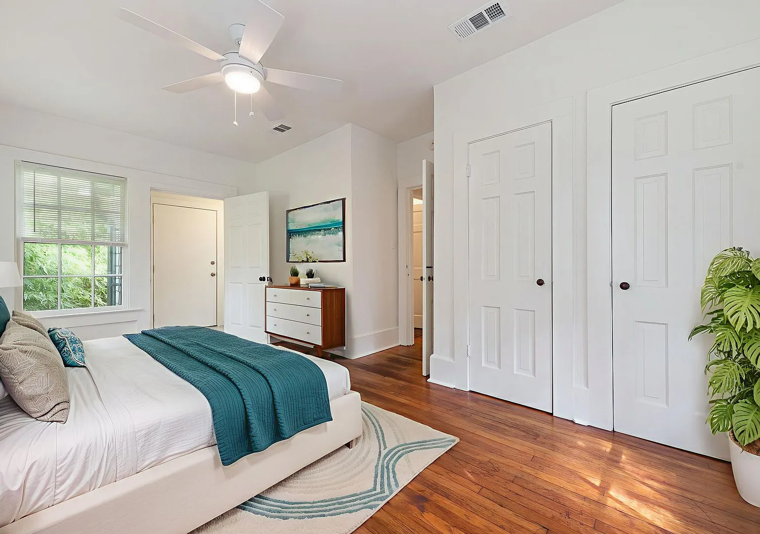 2810 San Pedro Street — Photo 4