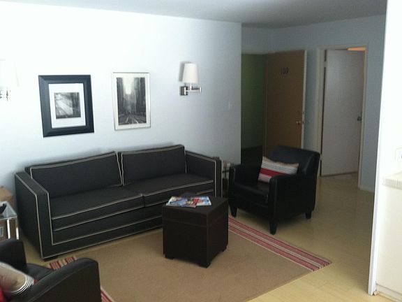 4th image of 968 Larrabee St APT 109