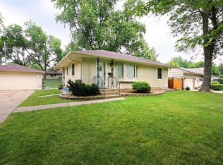 3323 76th St E, Inver Grove Heights, MN 55076