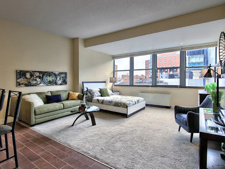 Executive House Apartments — Photo 5