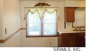 5th image of 2920 Fortune Dr