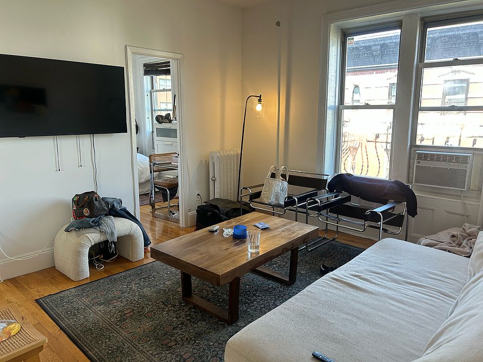 1st image of 200 Waverly Pl APT 22