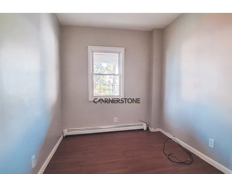 549 Summer St — Photo 5
