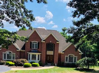 10 Donna Dr, Burlington, CT 06013