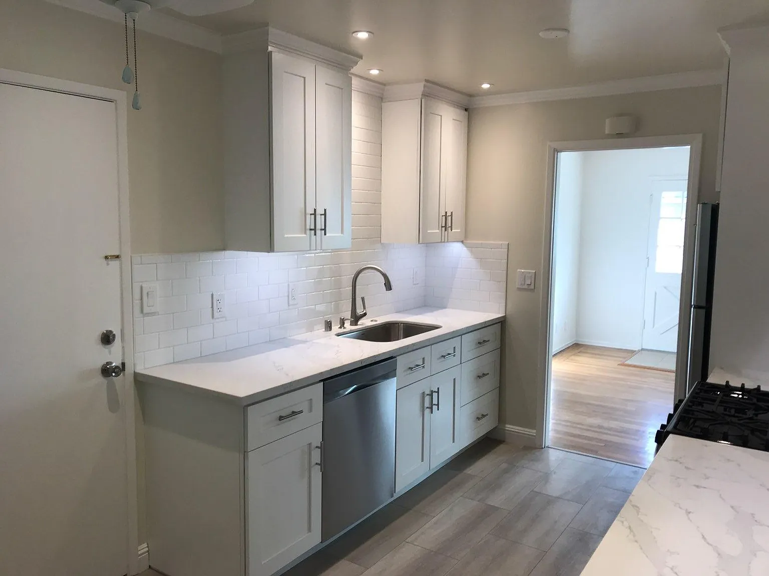 1 bed, 850 sqft, $3,400 — Photo 1