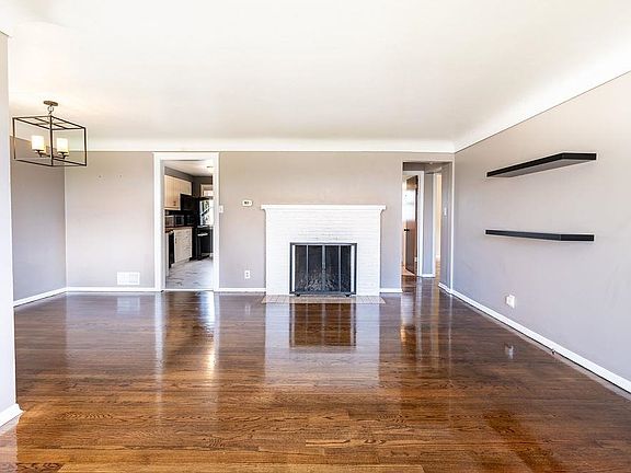 2nd image of 3920 W Rockwell Ave