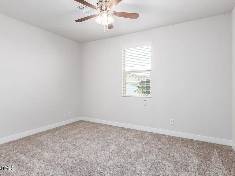 8526 S 69th Ln — Photo 18