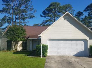 213 Rankin Ct, New Bern, NC 28560