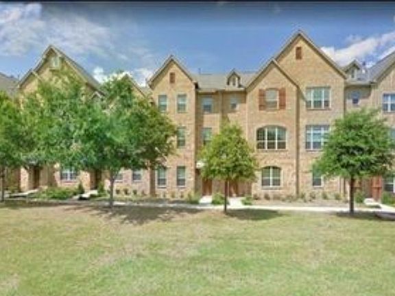 2nd image of 517 Royal Ln