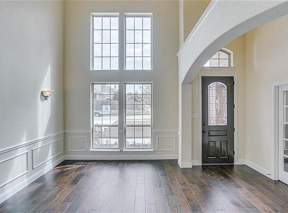 3rd image of 705 Cornell Dr