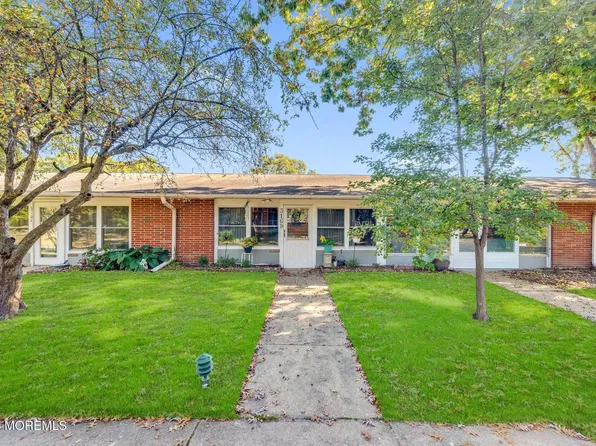 316D Coventry Court, Lakewood, NJ 08701