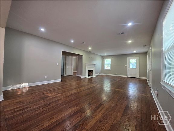 4th image of 202 E 58 Street