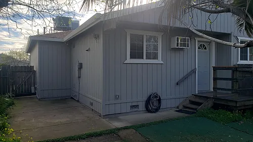 1482 Ash St Photo 1