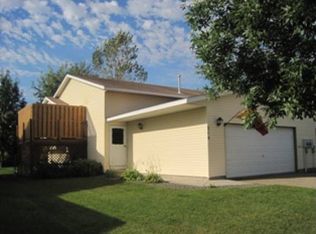 214 Appleblossom Ln W, Shakopee, MN 55379