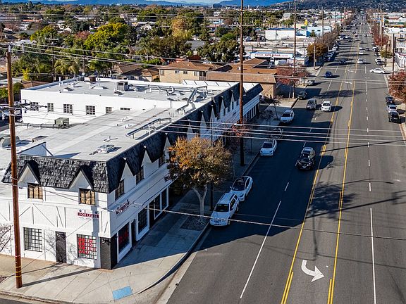 2nd image of 203 N Victory Blvd