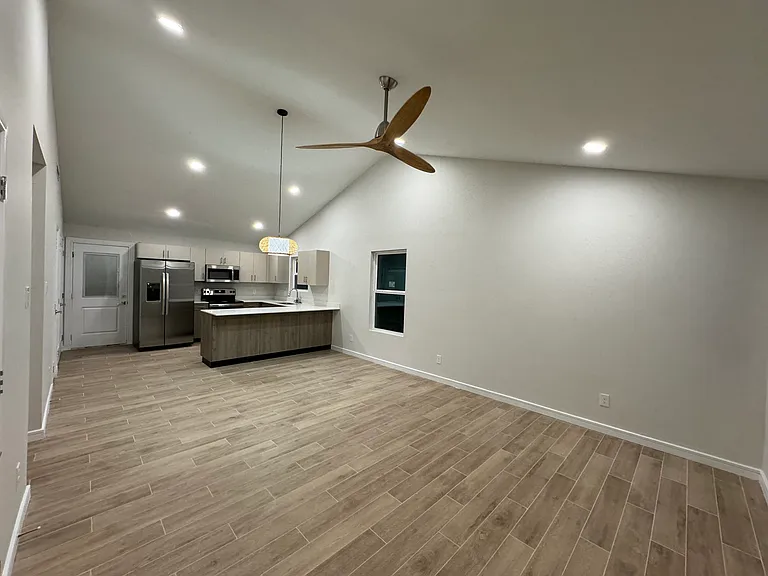 1408 E Iris Ave #3 — Photo 3