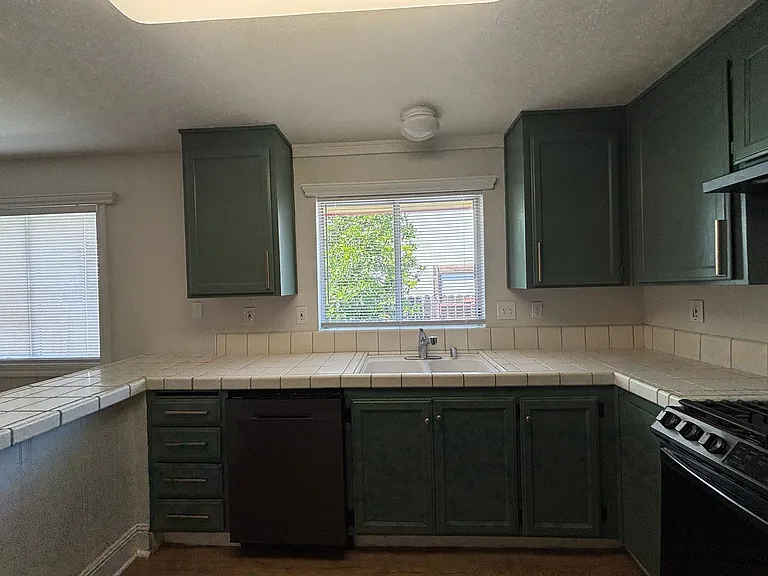 374 Aaron Cir — Photo 14