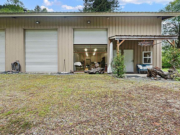 2nd image of 100 Terwer Riffle Rd