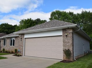 2846 S Pinehurst Ave, Springfield, MO 65807