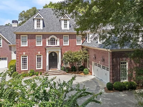 1446 W Wesley Rd NW, Atlanta, GA 30327