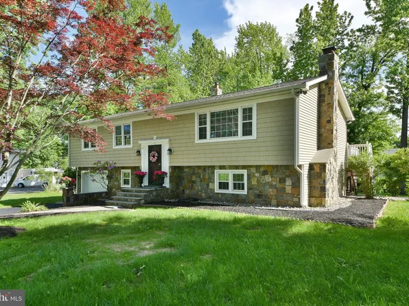 192 Bull Run Rd, Ewing, NJ 08638
