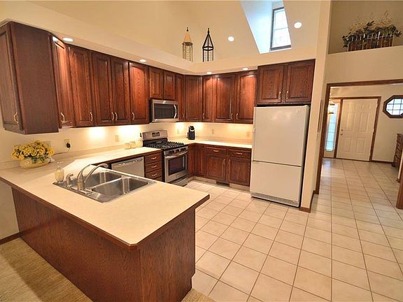 2nd image of 48 Fieldstone Unit C