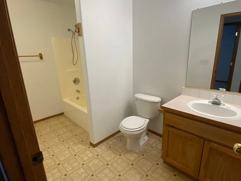 6101 North Regal Street — Photo 9
