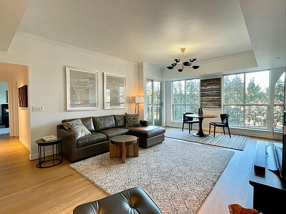 4th image of 3401 Lee Pkwy APT 501